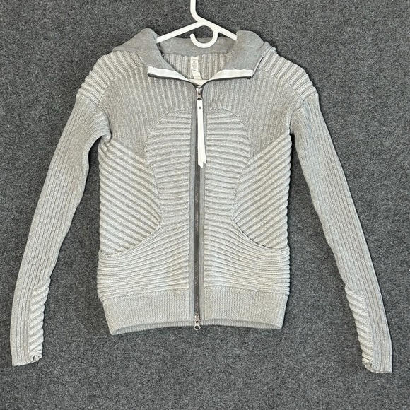 Lululemon Embrace Full Zip Hoodie Scuba Sweater -Gray - Women's Size 4 - EUC!!!! - Picture 2 of 16